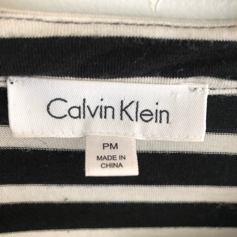 Calvin Klein - Picture 5 of 6